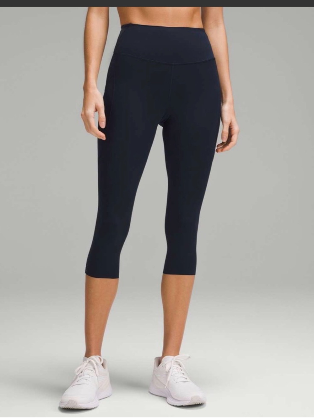 Lululemon Fast and Free High Rise 19” crop in true navy